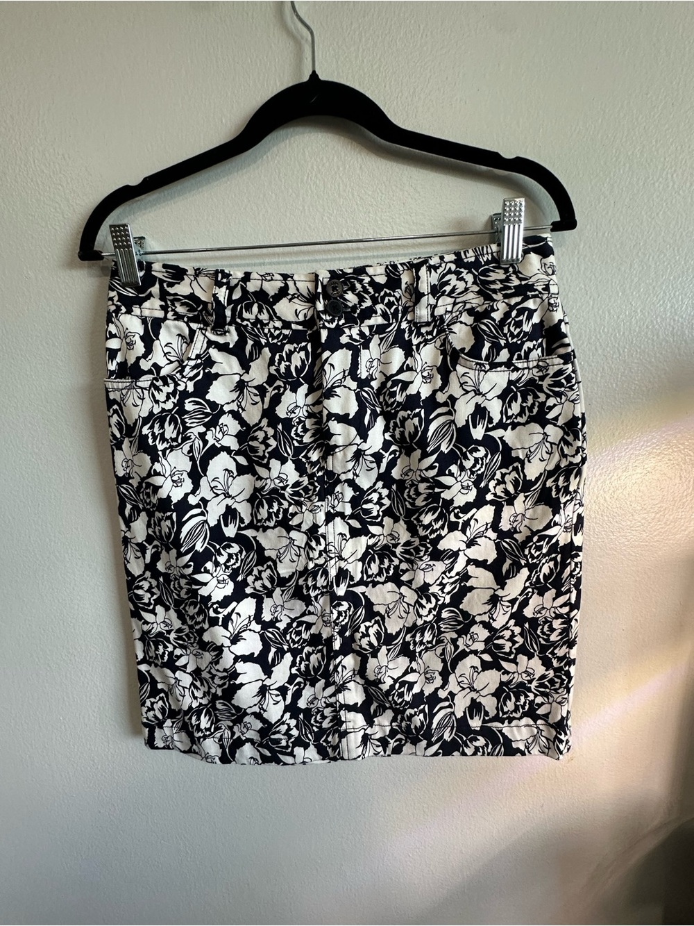 Chaps Floral Print Denim Mini Skirt Navy White Size 6 Cotton Stretch